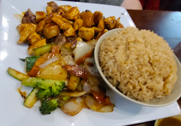 Kobe Express signature dishes Hibachi Chicken with Mushroom
Teriyaki Chicken with Broccoli
Soba Noodles